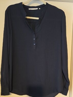 Violet & Claire Navy Long-Sleeve Vneck Blouse